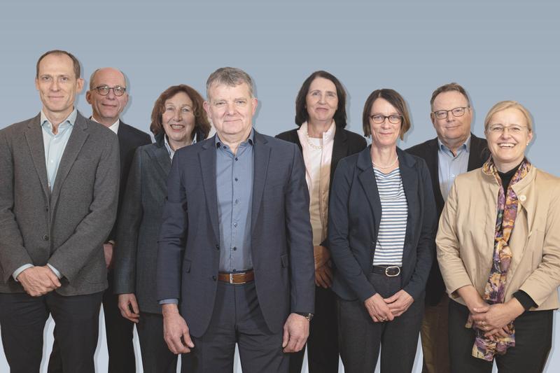 Der Hochschulrat der Deutschen Sporthochschule Köln: Prof. Dr. Mario Thevis, Prof. Dr. Detlef Kuhlmann, Prof.’in Dr. Elisabeth Pott, Prof. Dr. Wilhelm Bloch, Dr. Andrea Gotzmann, Prof.‘in Dr. Bettina Rulofs, Torsten Burmester, Karin Orgeldinger (v.l.n.r.)