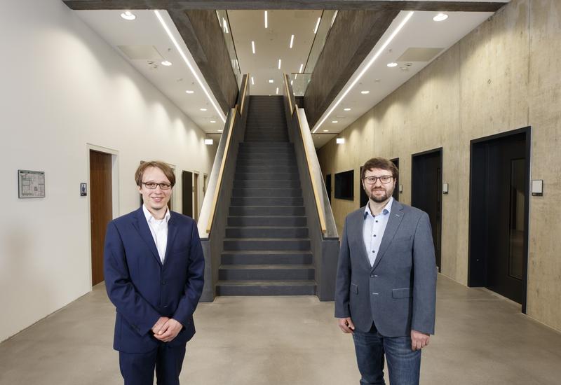 Juniorprofessor Dr. Philipp Pirro (links) und Professor Dr. Mathias Weiler