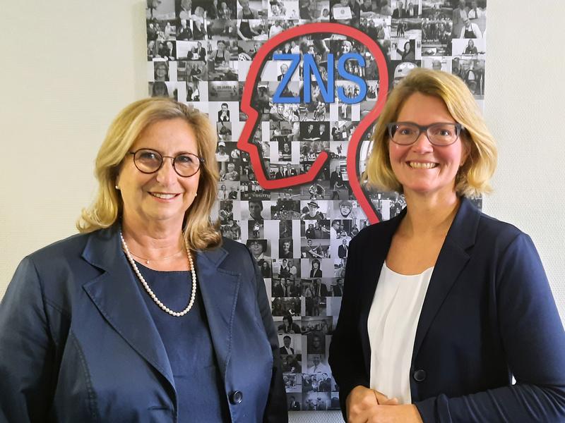 v.l.: Helga Lüngen und Dr. Susanne Schaefer