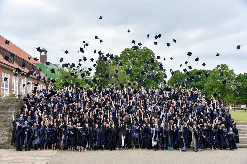 Celebrating the close of a successful year: Constructor University in Bremen.
