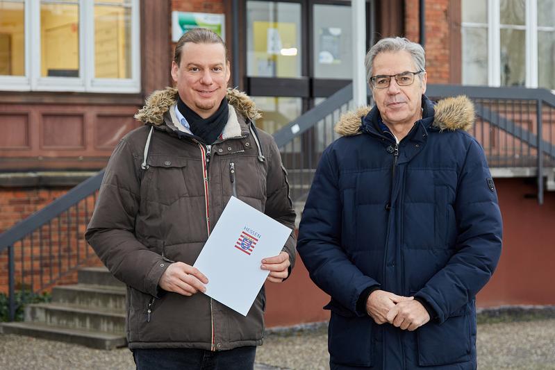 Dipl.-Ing. Daniel Westerholt (l.) mit Prof. Dr. Hans Reiner Schultz, Präsident der Hochschule Geisenheim