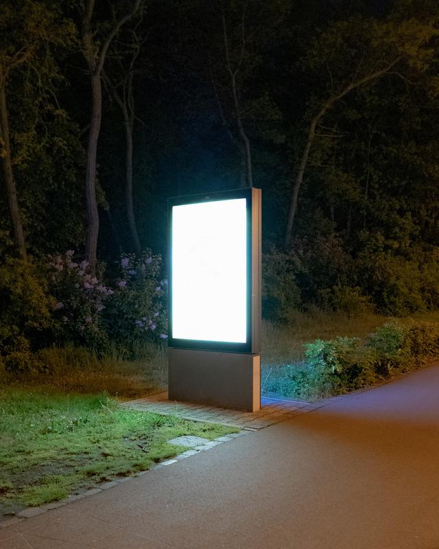 Dieses Werbe-Display hat im Dunkeln eine besonders erhellende Wirkung.