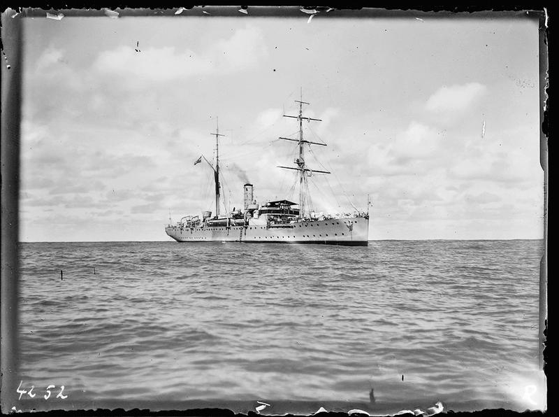 METEOR diagonally from the front, 1926. German Maritime Museum Collection.