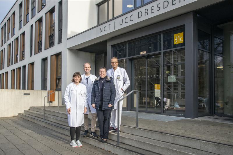 Mitglieder des Projektteams der Hochschulmedizin Dresden, v.l.n.r.: Dr. Katharina Egger-Heidrich, Dr. Jan Moritz Middeke, Gabriele Müller, Prof. Martin Bornhäuser.