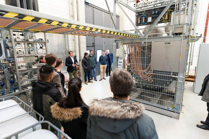 Elektrolyseanlage im Wasserstoff-Forschungszentrum am Zentralcampus der BTU.