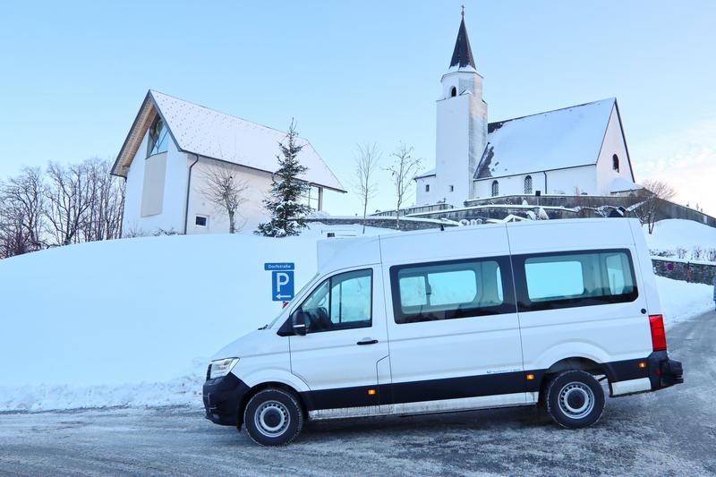 Der Digitrans eVAN als neuer „Digibus 2.0“ bei ersten Testfahren in der Salzburger Gemeinde Koppl im Rahmen des europäischen Forschungsprojektes SHOW 