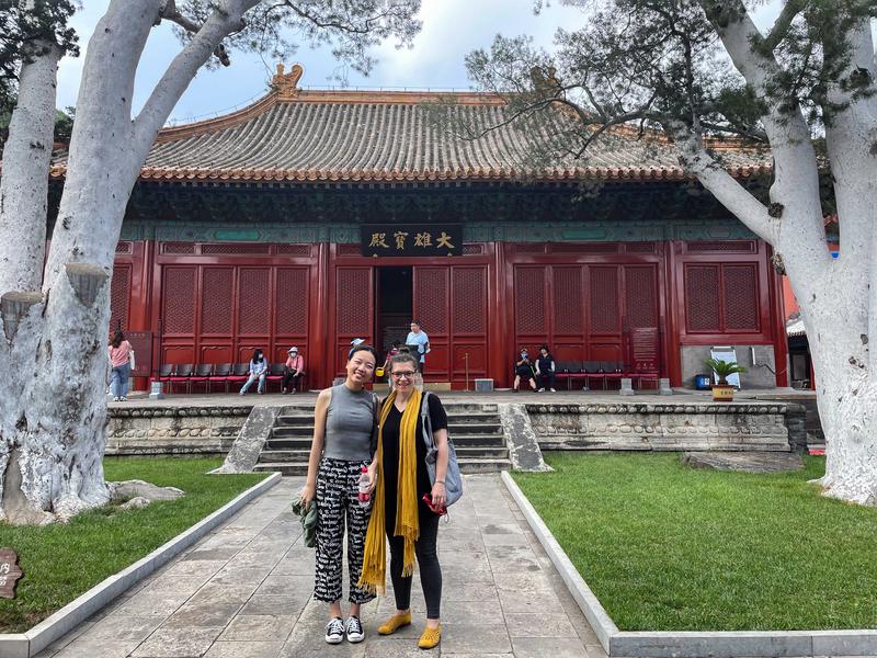 German conservator Gesa Schwantes with her former student Zou Luli, who did a great deal of the translation work for the Chinese version of the EwaGlos. (Photo: Gesa Schwantes)