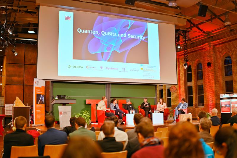 Das 15. Security Forum an der Technischen Hochschule Brandenburg hatte das Thema Quanten, Qubits und Security.