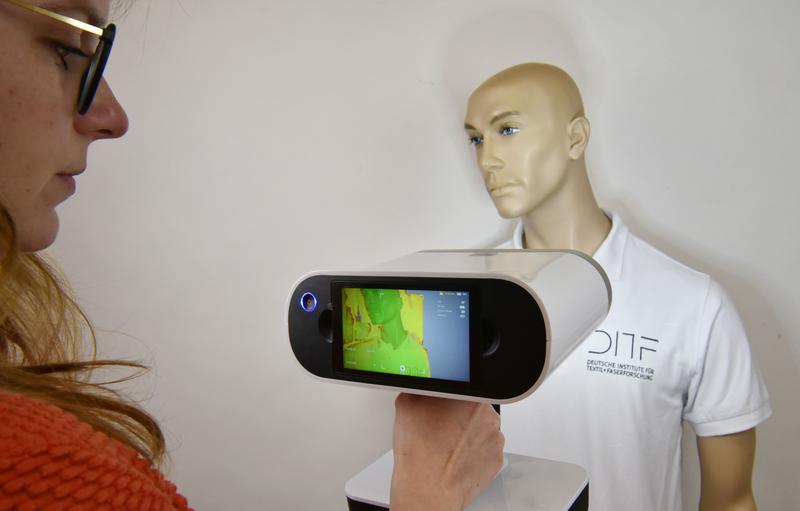 Hand-held 3D scanners can be used to digitize patient body parts as the basis for flexible textile orthoses. Photo: DITF