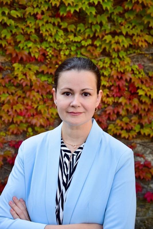 Prof. Yana Vaynzof