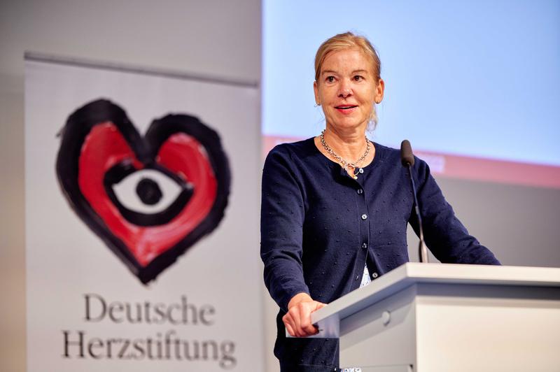 Prof. Dr. med. Christiane Tiefenbacher, Vorstandsmitglied der Deutschen Herzstiftung, Chefärztin der Klinik für Kardiologie, Angiologie und Pneumologie am Marienhospital Wesel