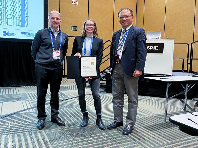 Sarah Cwalina at the awards ceremony of the SPIE Photonics West conference 2023 in San Francisco.