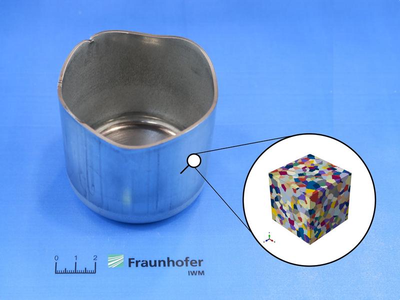 Tip formation in the edge region of the deep-drawn cup is caused by the direction-dependent properties in the sheet material. The Virtual Lab is used to build a microstructure 