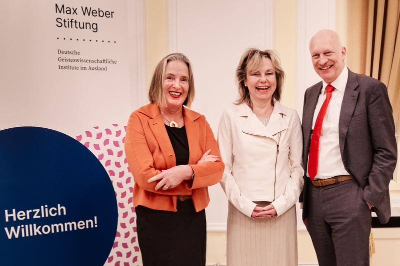 Ute Frevert, Sabine Döring und Hans van Ess (vlnr.) beim Festakt zum Präsidentschaftswechsel in der Bad Godesberger Redoute.