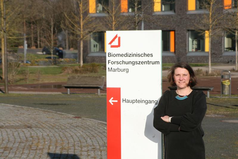 Die Biomedizinerin Prof. Dr. Mareike Lehmann untersucht am Institut für Lungenforschung die Regenerationsfähigkeit der Lunge.