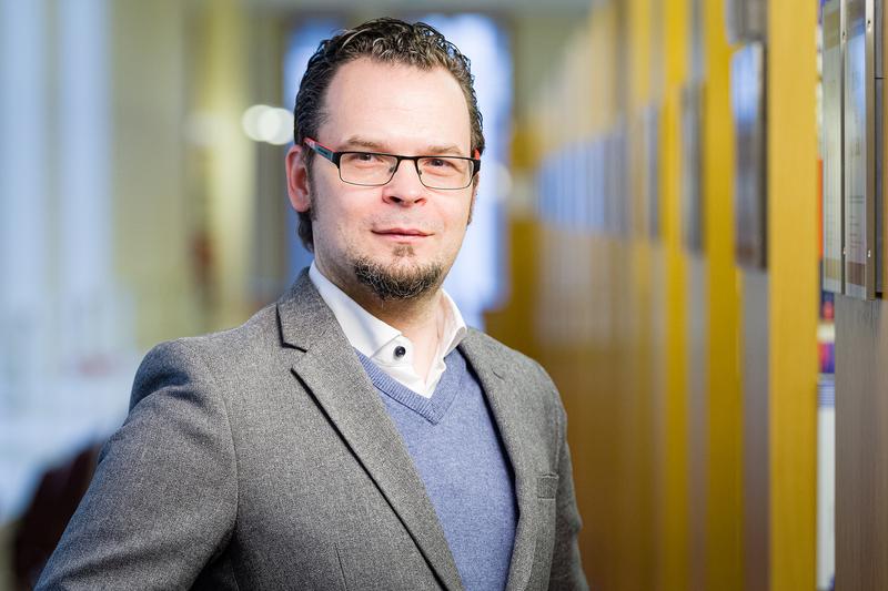 Dr. Boris Queckbörner ist der neue Leiter der Bibliothek der HTW Dresden