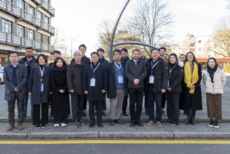 Die Delegation aus Südkorea zu Gast an der BAM. Die Kooperation zu Sicherheitsfragen der Wasserstofftechnologie ist auf drei Jahre angelegt.