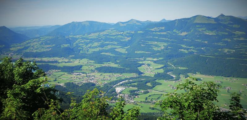 Entlang des Tauglbachs verläuft einer der letzten verbliebenen, das Salzachtal querenden Grünkorridore im Salzburger Tennengau.