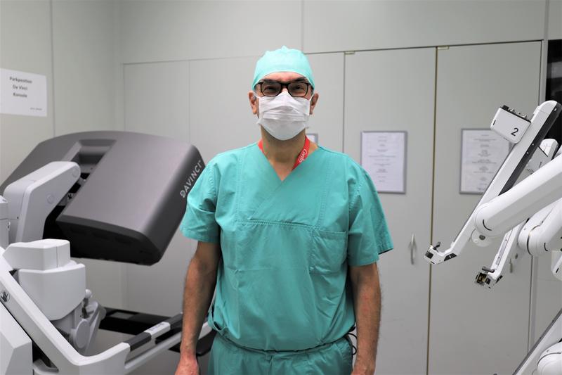 Unter der Leitung von Prof. Dr. Bernd Mühling kommt das daVinci-System nun auch in der Thorax- und Gefäßchirurgie am Universitätsklinikum Ulm zum Einsatz.