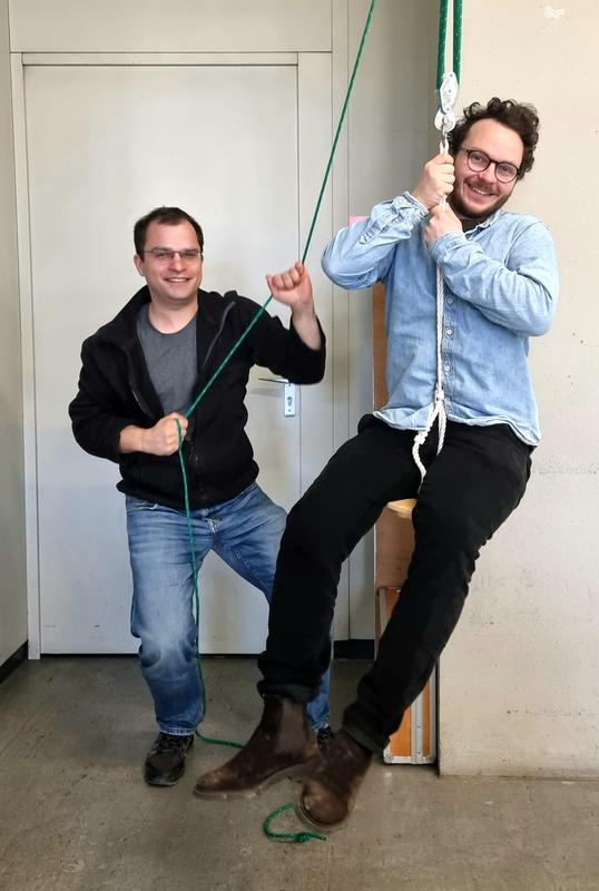 Peter Wulff (links) und Fabian Kieser von der Pädagogischen Hochschule Heidelberg wollen die Problemlösefähigkeit in Physik fördern.