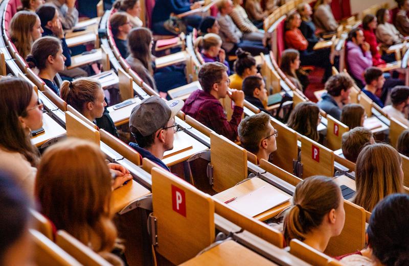  A symbol photo: Students in the lecture hall.