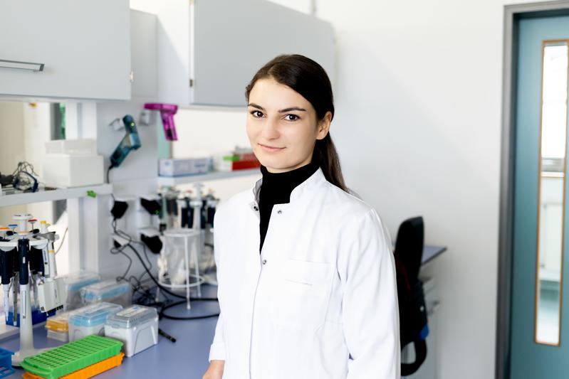 Doktorandin Elisa Felix in der Universitätskinderklinik Magdeburg 