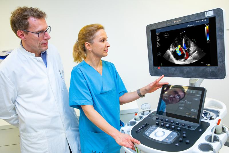 Durchbruch in der Therapie des seltenen Lungenhochdrucks PAH: Professor Dr. Marius Hoeper und Professorin Dr. Karen Olsson.