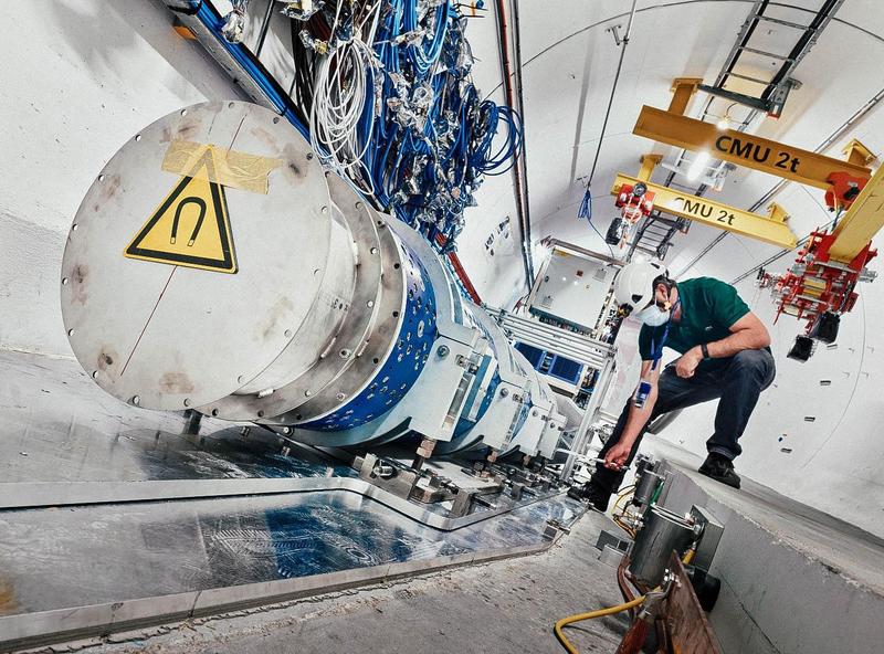 Der FASER-Teilchendetektor, der sich tief unter der Erde am Large Hadron Collider (LHC) des CERN befindet.