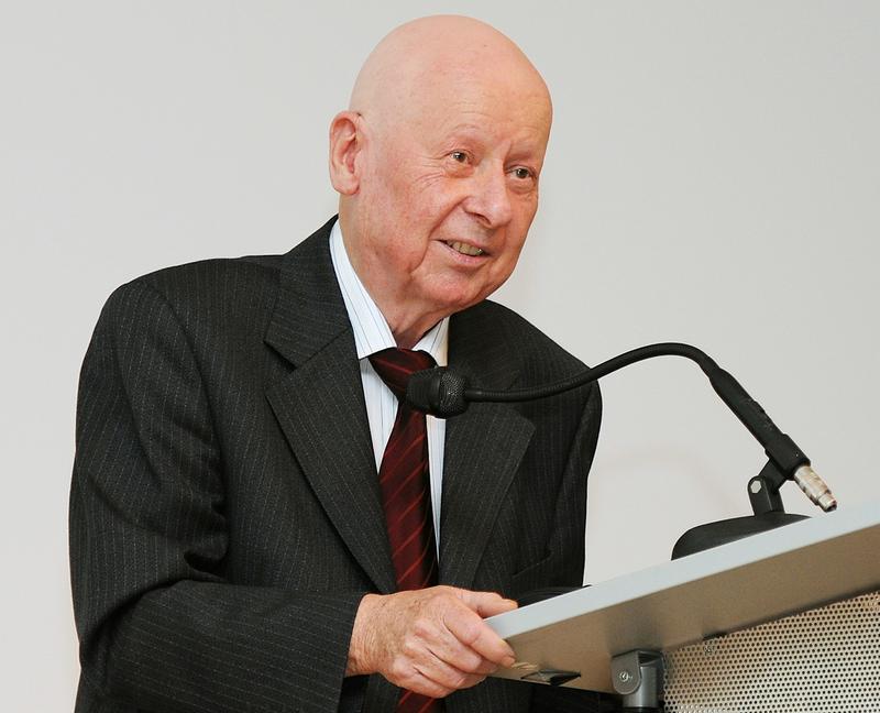 Professor Gerhard Kraft, Biophysiker und Pionier der modernen Schwerionentherapie, ist am Samstag, dem 18. März 2023 im Alter von 81 Jahren in Heidelberg verstorben. 