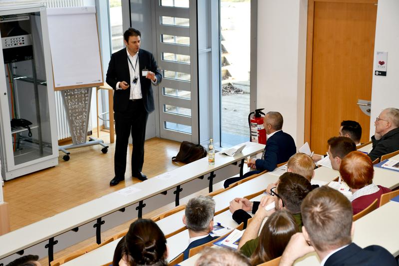 Grenzen des Leichtbaus zeigte Prof. Dr. Markus Zimmermann (TU München) auf.