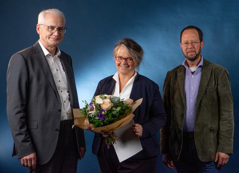 Von links: Prof. Dr. Karl Stoffel, Prof. Dr. Marie-Luise Kohne und Prof. Dr. Marc-Ansgar Seibel, Prodekan des Fachbereichs Sozialwissenschaften