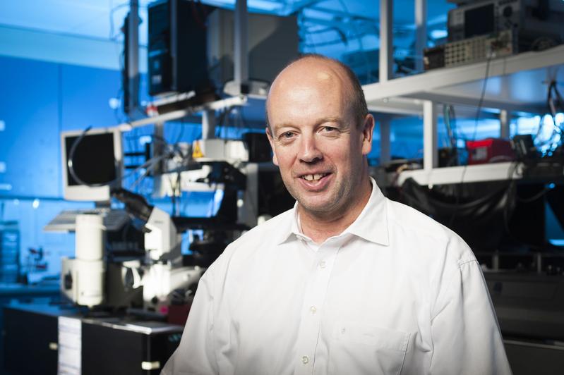 Erfolg für den Ingenieur Uli Lemmer vom KIT: Der ERC zeichnet ihn mit einem Advanced Grant aus. (Foto: Markus Breig, KIT)