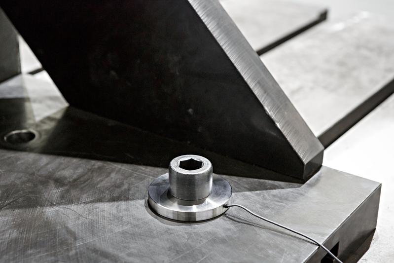 Die kraftmessende Unterlegscheibe auf Basis der Delta-C®-Technologie aus dem Fraunhofer LBF kann für die Überwachung von Windenergieanlagen verwendet werden. 