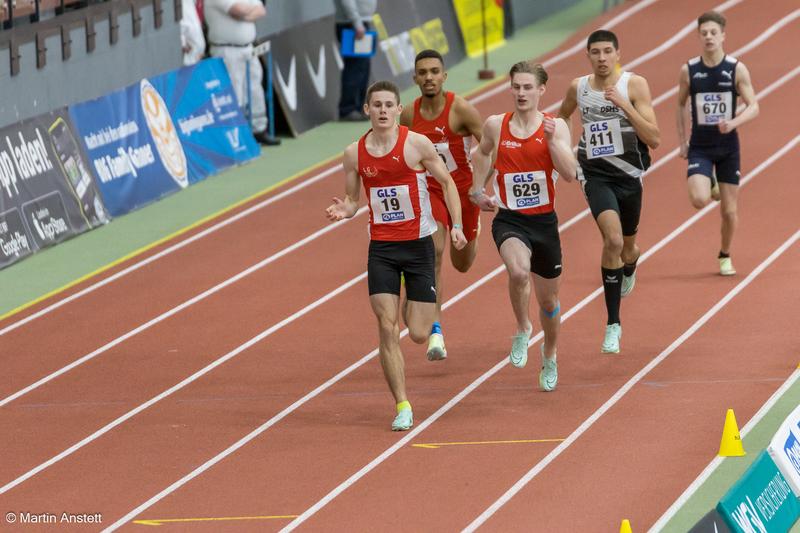 Exzellent in zwei Systemen: Auch Maximilian Köhler (vorn), deutscher U20-Meister über 400 m und 400 m Hürden, wird am KIT als studierender Spitzensportler gefördert (Foto: Martin Anstett)