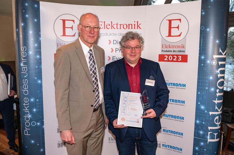 Stephan Brenner vom Fraunhofer FEP zur Preisverleihung zum  Platz 1 “Produkt des Jahres” in der Kategorie „Optoelektronik  und Displays“
