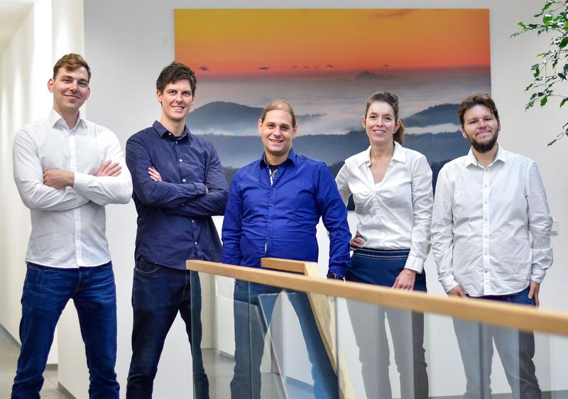 Das Team von Inline Process Solutions (IPS): (v. l. n. r.) Jonas Schulz, Robert Hesse, Dominic Wirz, Anne Friebel und Andreas Eiden.
