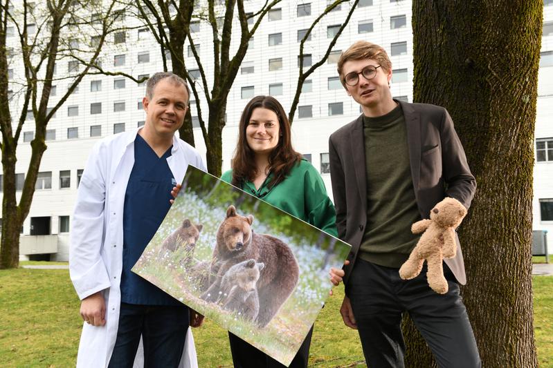 v.l.n.r. Dr. Petzold, Dr. Thienel (beide LMU Klinikum), Dr. Müller-Reif (MPI Biochemie)