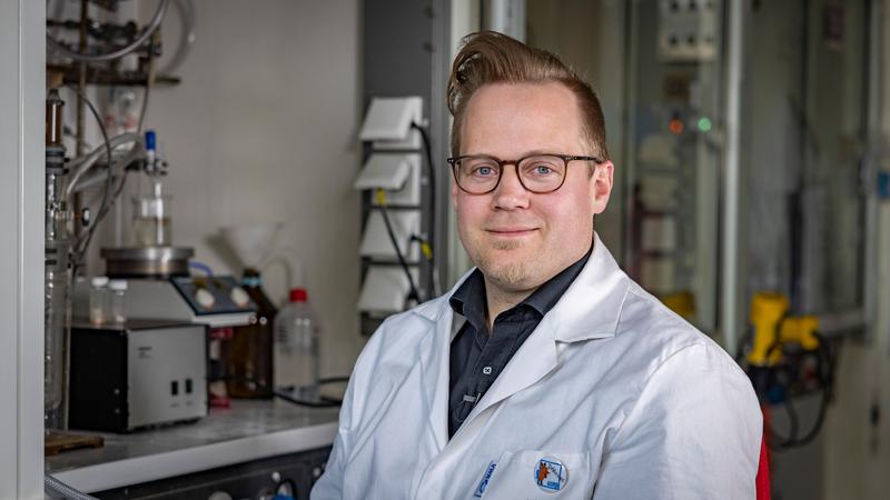  Prof. Dr. Johannes Teichert von der TU Chemnitz wies erstmals neutrale homoaromatische Verbindungen nach.  