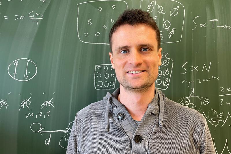 Prof. Andrej Pustogow