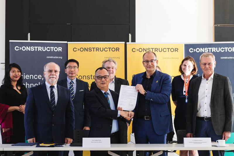 Representatives from Constructor University and University of Macau gathered in Bremen at Constructor University to sign an MoU for future cooperation.