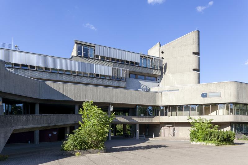 1974 im Auftrag der FU Berlin gebaut: Das Institut für Hygiene und Mikrobiologie der Architekten Hermann Fehling und Daniel Gogel.