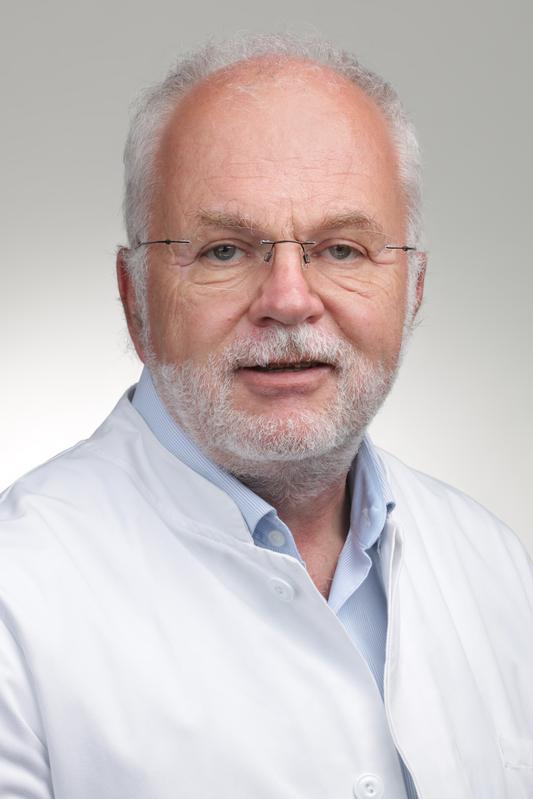 Professor Dr. Ernst Holler, Senior-Professor für allogene Stammzelltransplantation des UKR.
