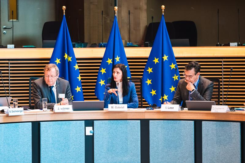 EU-Commissioner Mariya Gabriel meets with leaders from industry and academia for first Round Table of the “EU Innovation Sounding Board”