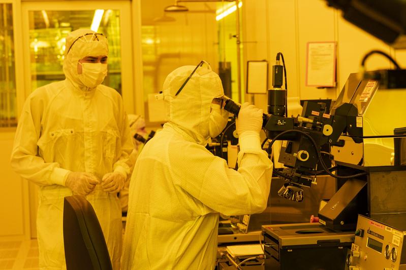 Der Germanium-Zinn-Prozessor wurde in der Helmholtz Nano Facility hergestellt, der zentralen Technologieplattform für die Herstellung von Nanostrukturen und Schaltungen in der Helmholtz-Gemeinschaft.