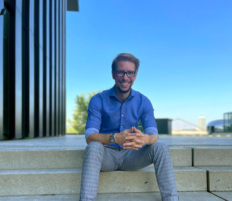 "Cyberkriminalität kann nur durch noch mehr gut ausgebildete Expertinnen und Experten bekämpft werden", sagt Alexandros Manakos.