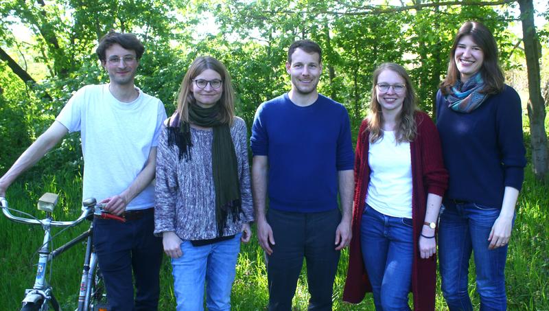 Mitglieder der Forschungsgruppe AMBER von links nach rechts: Karsten Valerius, Vivian Frick, Jan Keller, Siiri Tunn und Christina Klusch. Foto: privat.