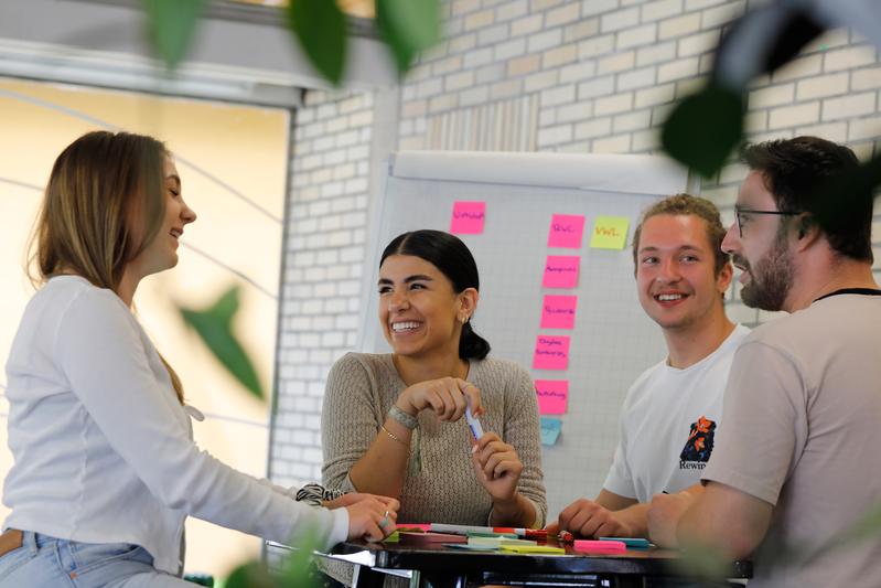 Im neuen CHE Hochschulranking stellen Studierende dem Lehrangebot für Wirtschaftswissenschaften der Uni Hohenheim ein Spitzenzeugnis aus.