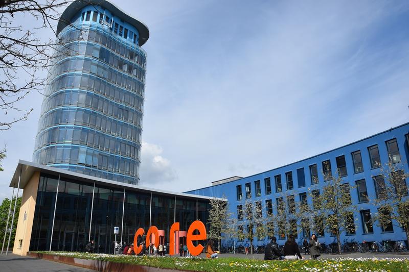 Die SRH Hochschule Heidelberg im Frühling