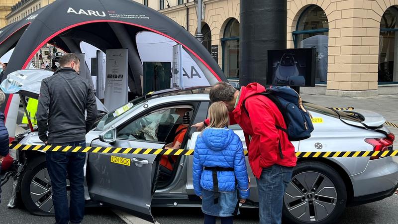 Auf dem Bayerischen Landestag für Verkehrssicherheit 2022 in München konnten sich Interessierte mit den UKR- und AARU-Experten austauschen. In diesem Jahr findet der Tag in Regensburg statt und die AARU-Experten stehen für Fragen zur Verfügung.