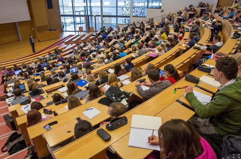 Vorlesung im ausgezeichneten Studiengang Wirtschaftsingenieurwesen an der TU Ilmenau 